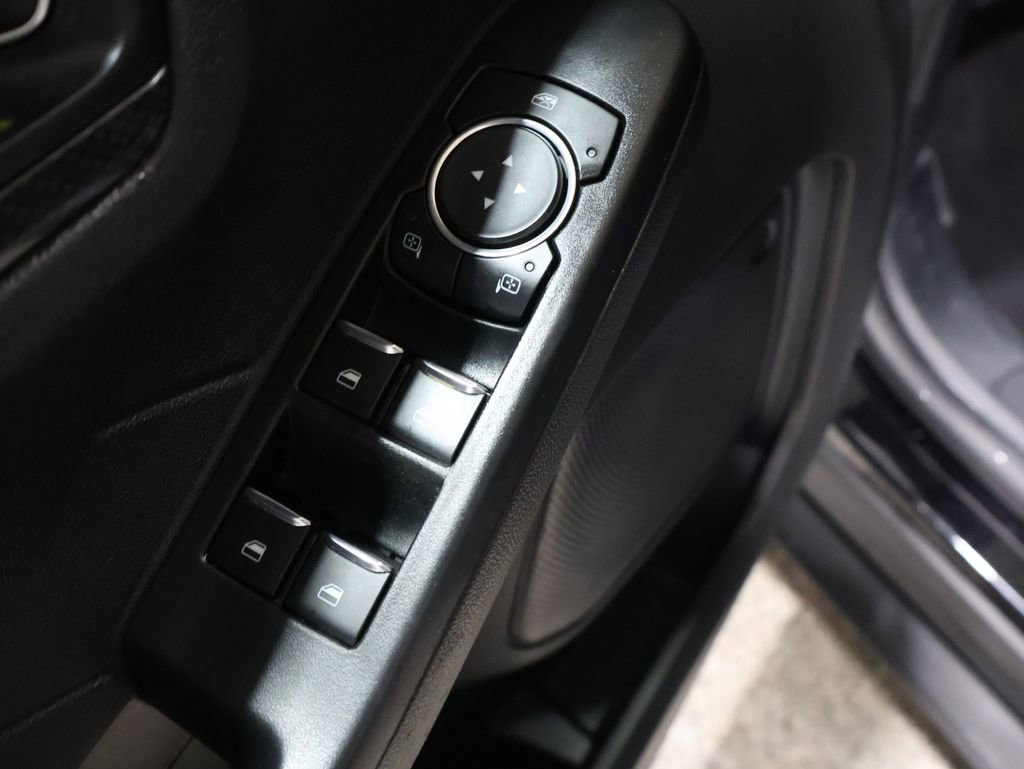 Used 2024 Ford Escape ST-Line image 12