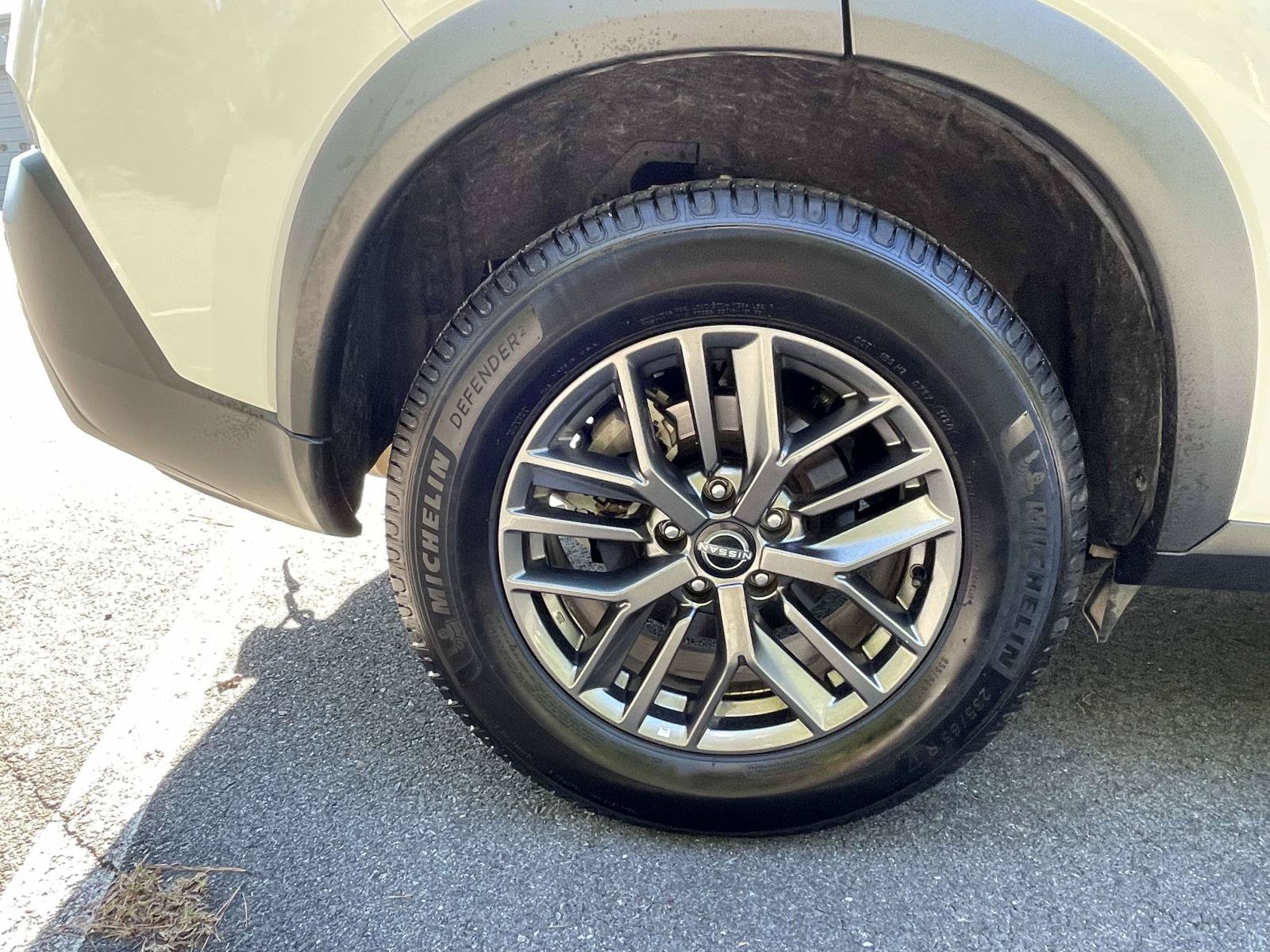 Used 2023 Nissan Rogue S AWD/4WD image 7
