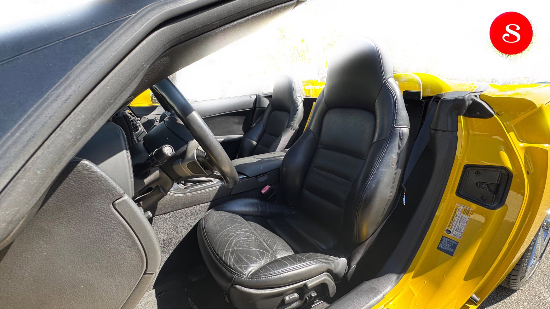 Used 2010 Chevrolet Corvette Convertible w/ Preferred Equipment Group image 17