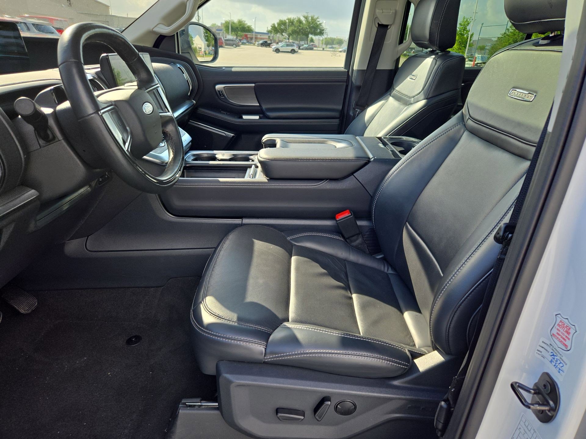 Used 2025 Ford Expedition Platinum image 16