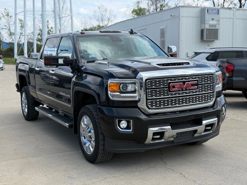Used 2019 GMC Sierra 2500 Denali w/ Duramax Plus Package image 4