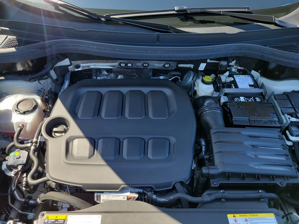 Certified 2026 Volkswagen Tiguan SE R-Line AWD/4WD image 20