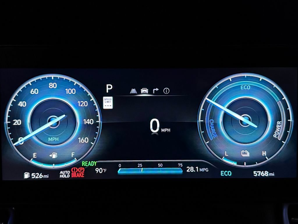 Certified 2025 Hyundai Elantra Limited FWD image 40
