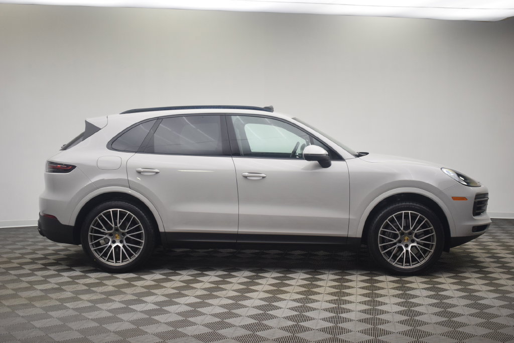 Used 2023 Porsche Cayenne Platinum Edition AWD/4WD image 11