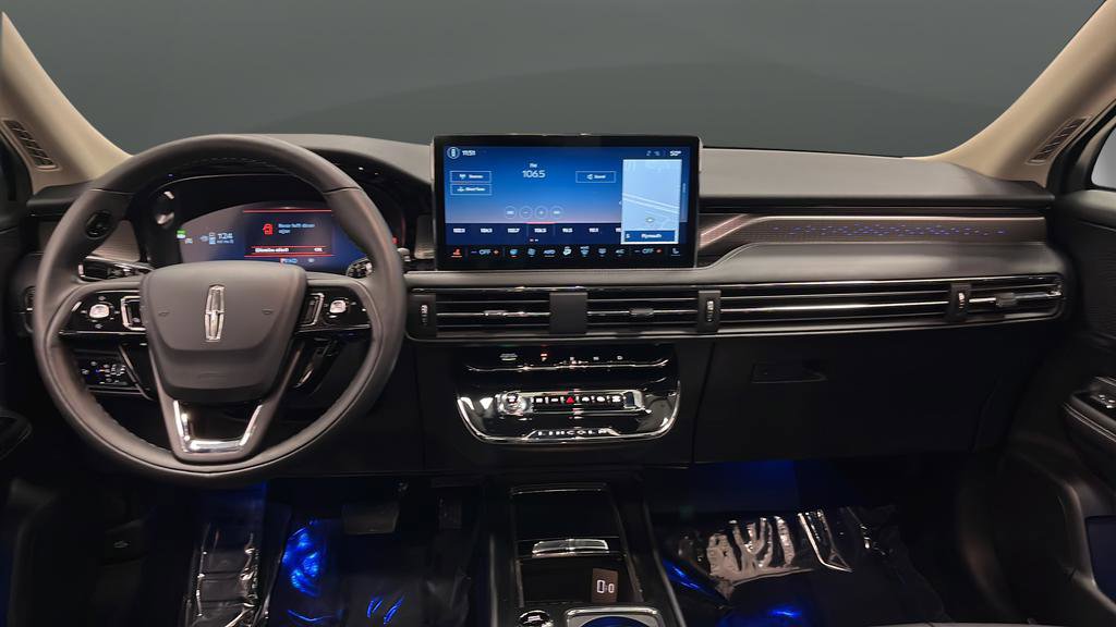 Used 2025 Lincoln Corsair Reserve AWD/4WD image 11