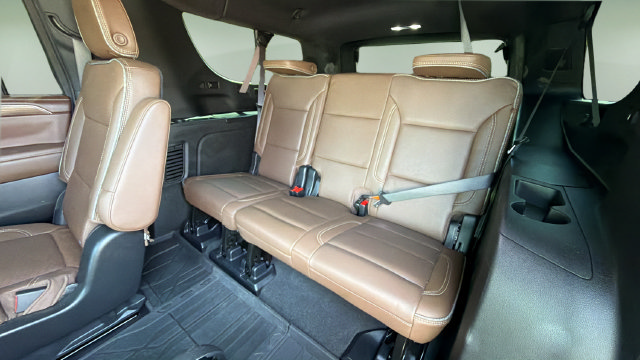 Used 2024 Chevrolet Suburban High Country AWD/4WD image 34