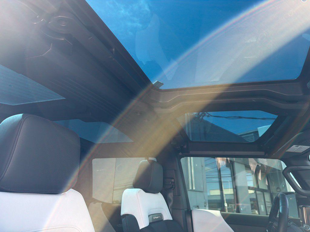 Used 2025 GMC Hummer EV 3X w/ LPO, Sport Package AWD/4WD image 11