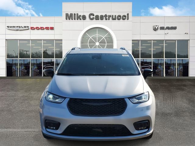 New 2026 Chrysler Pacifica Limited w/ S Appearance Package image 2