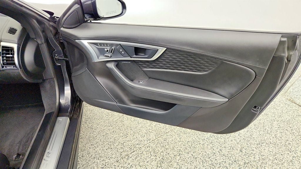 Used 2023 Jaguar F-TYPE R AWD/4WD image 23