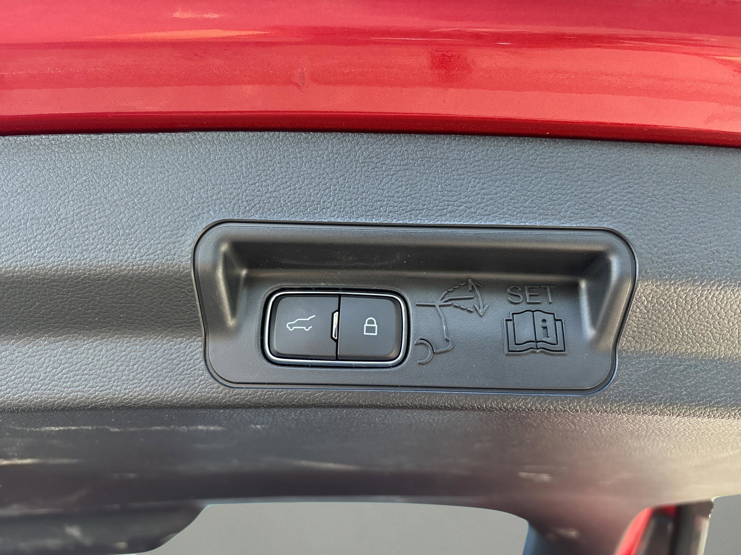 Used 2023 Ford Explorer XLT w/ Equipment Group 202A AWD/4WD image 32