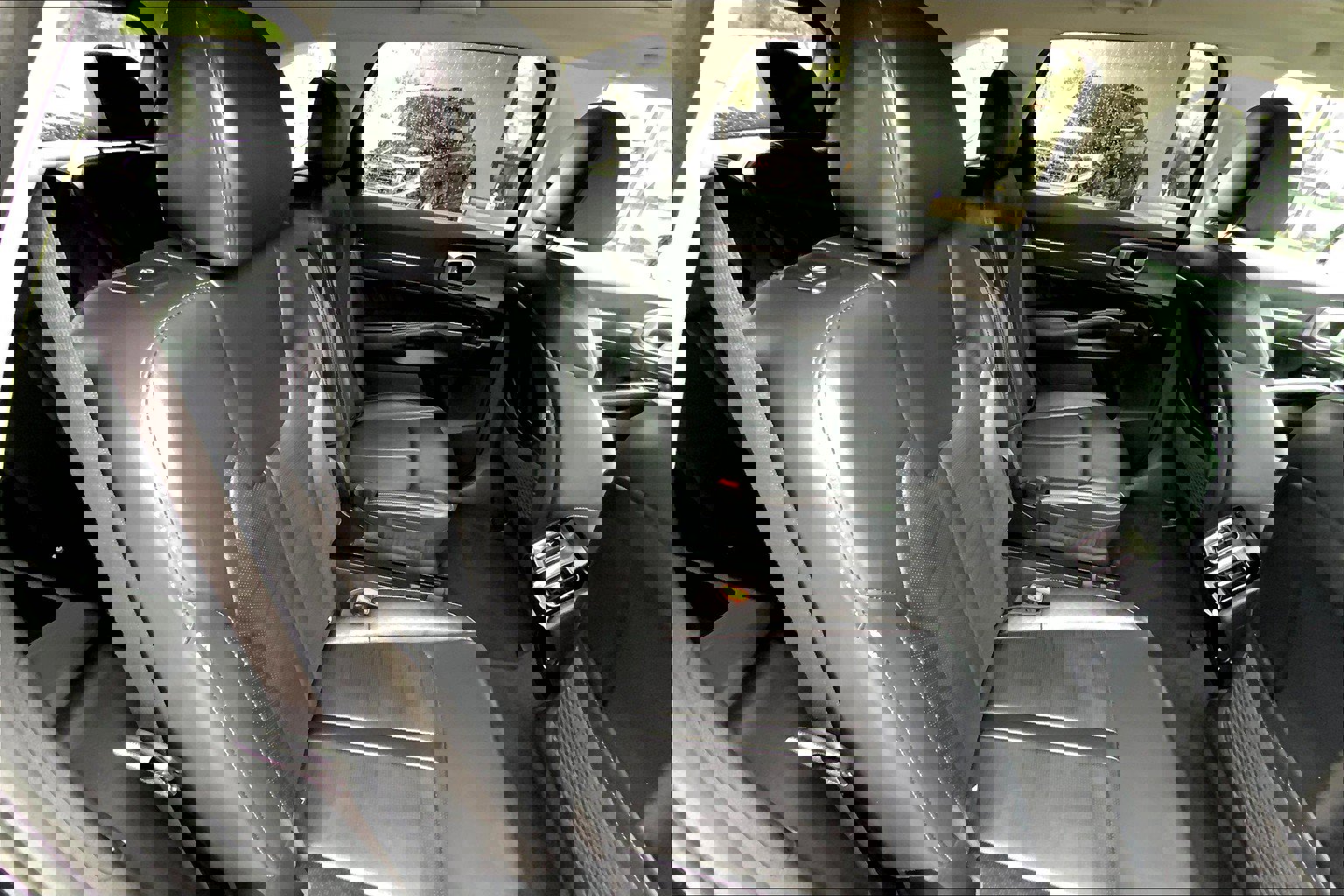 Used 2024 Kia Sorento SX image 29