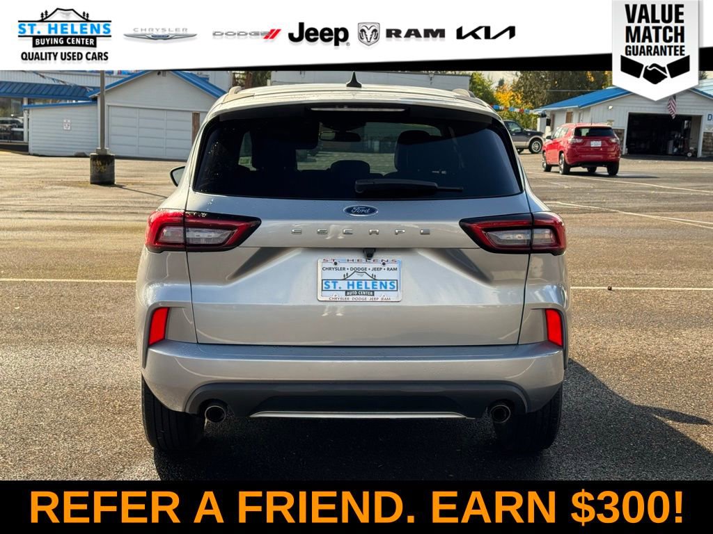 Used 2023 Ford Escape ST-Line w/ Cold Weather Package image 5