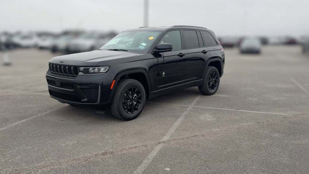 New 2026 Jeep Grand Cherokee Altitude
