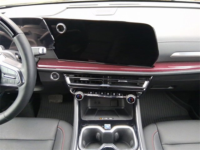 Used 2024 Chevrolet Traverse Z71 w/ Enhanced Driving Package image 11