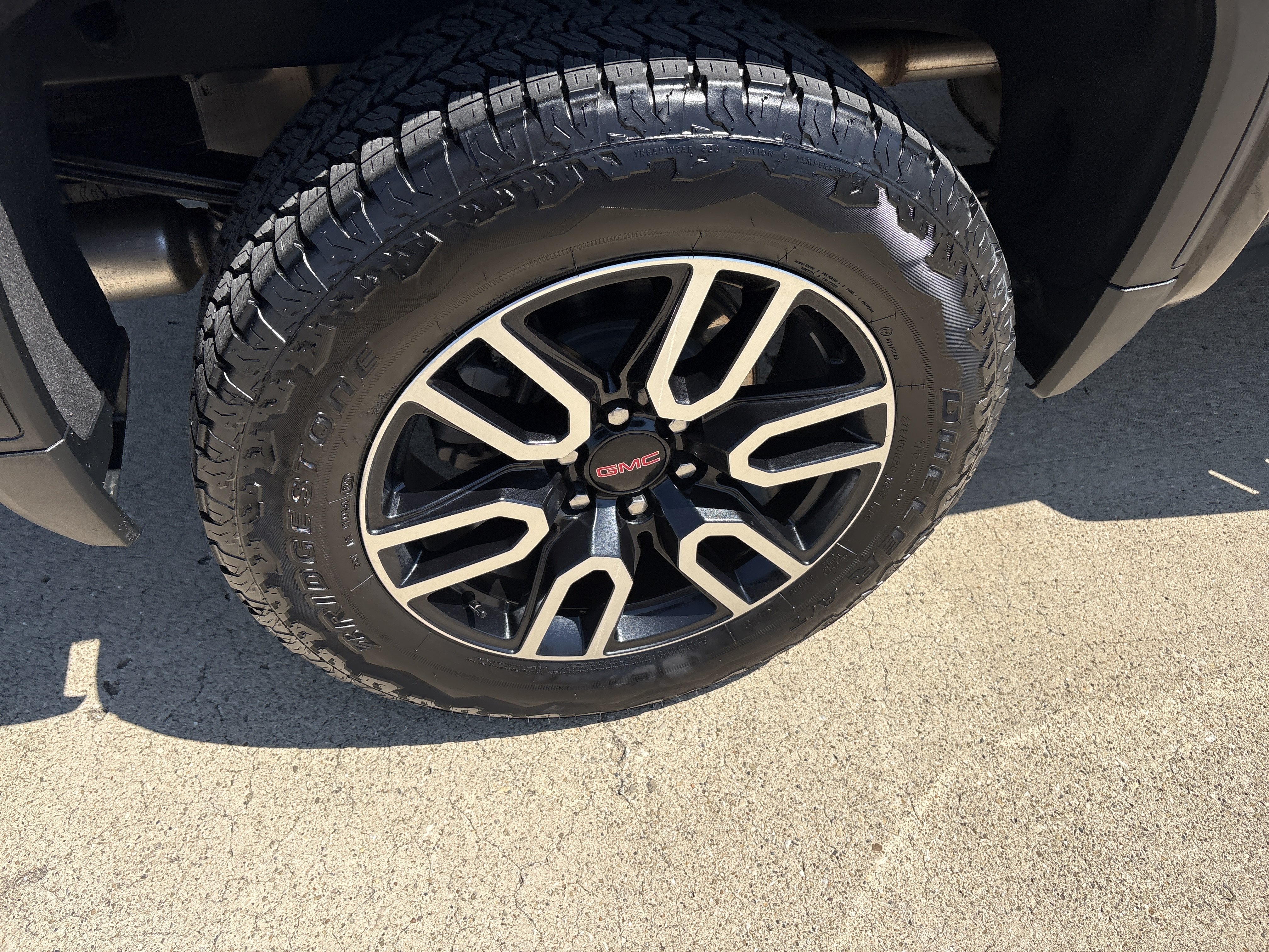 Used 2022 GMC Sierra 1500 AT4 w/ AT4 Premium Package AWD/4WD image 6