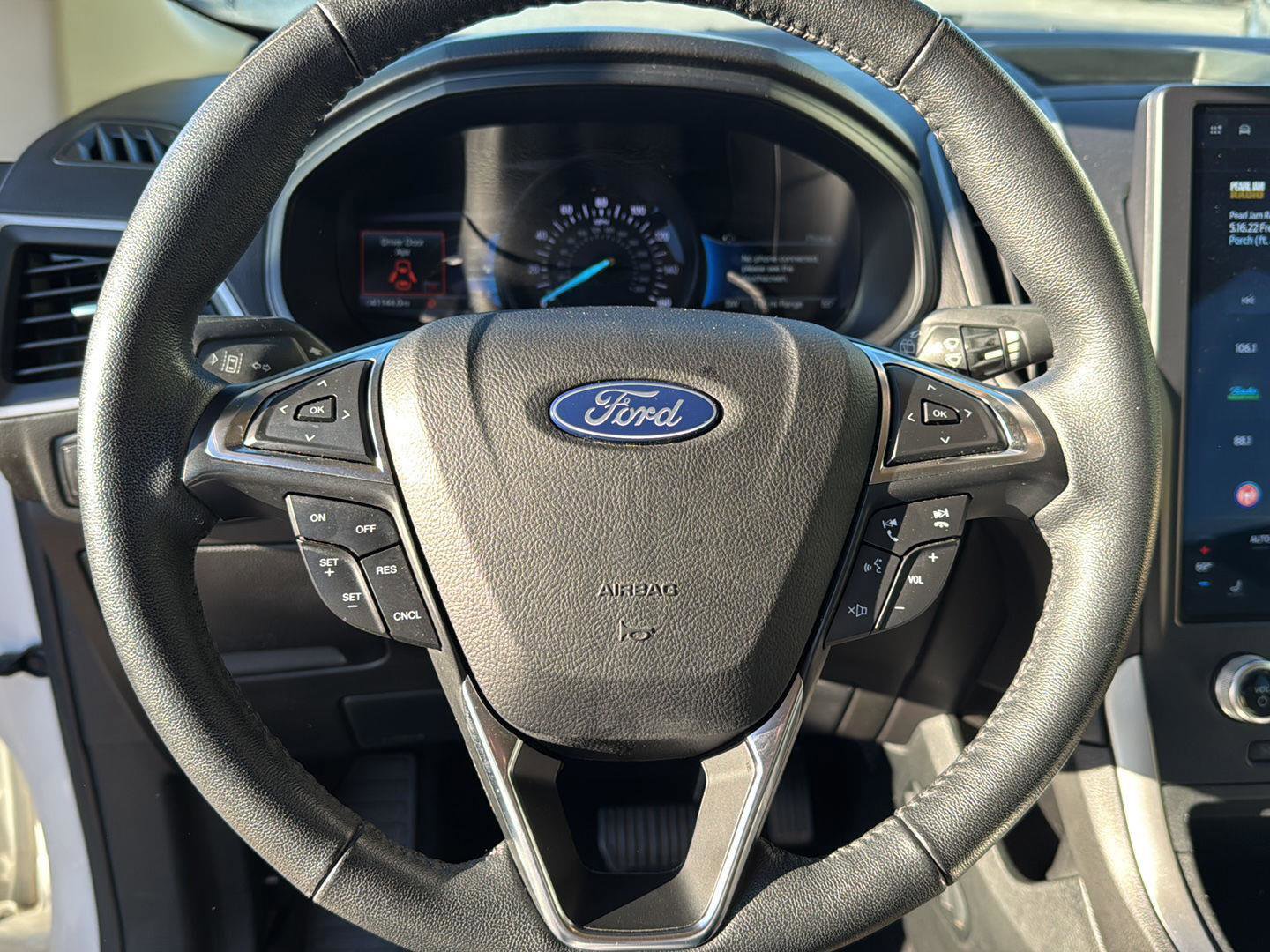 Used 2022 Ford Edge SEL w/ Convenience Package image 18