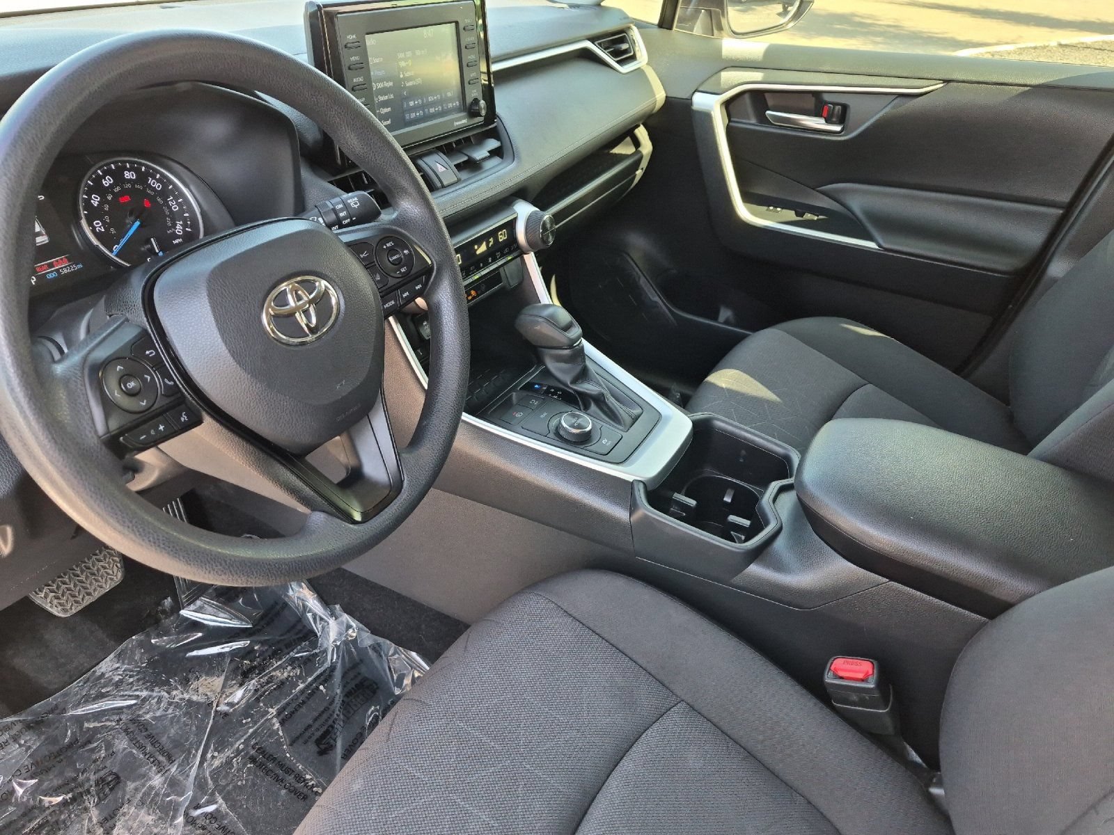 Used 2022 Toyota RAV4 XLE w/ Convenience Package AWD/4WD image 9