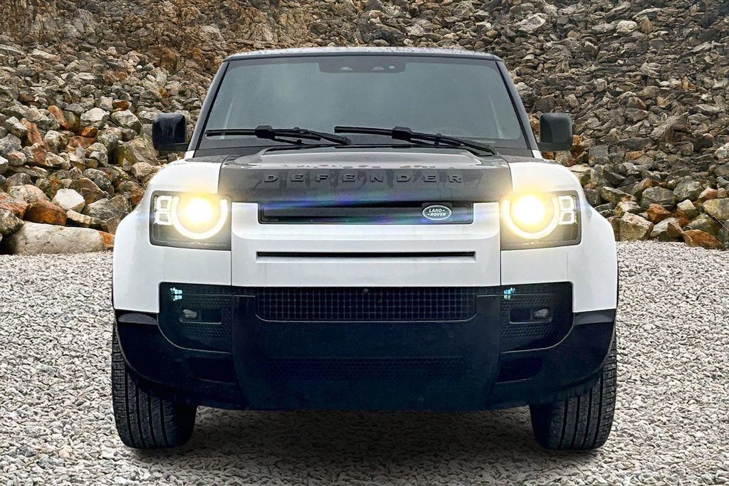 Used 2022 Land Rover Defender 90 Carpathian Edition image 3