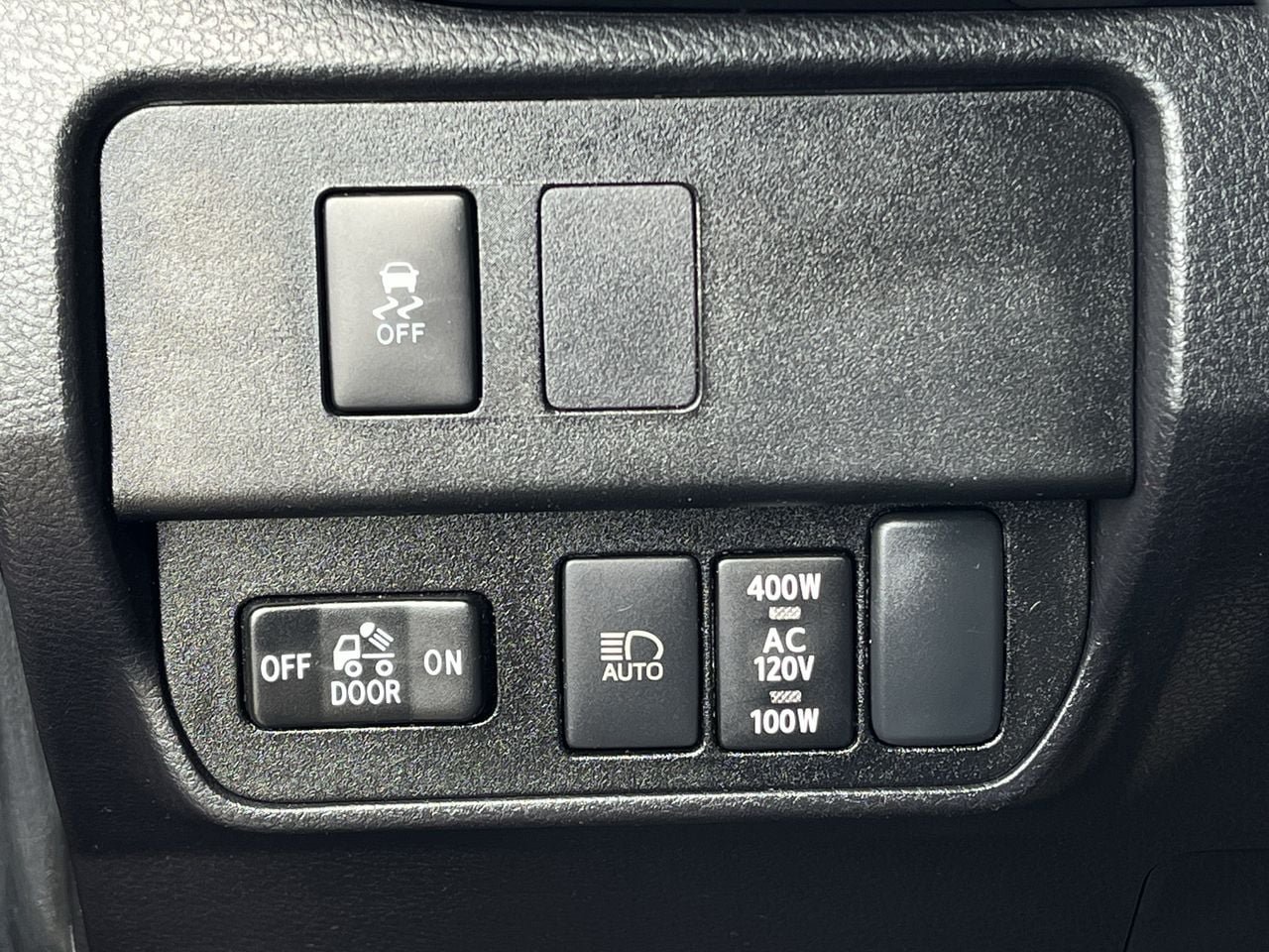 Used 2022 Toyota Tacoma TRD Sport w/ TRD Premium Sport Package AWD/4WD image 20