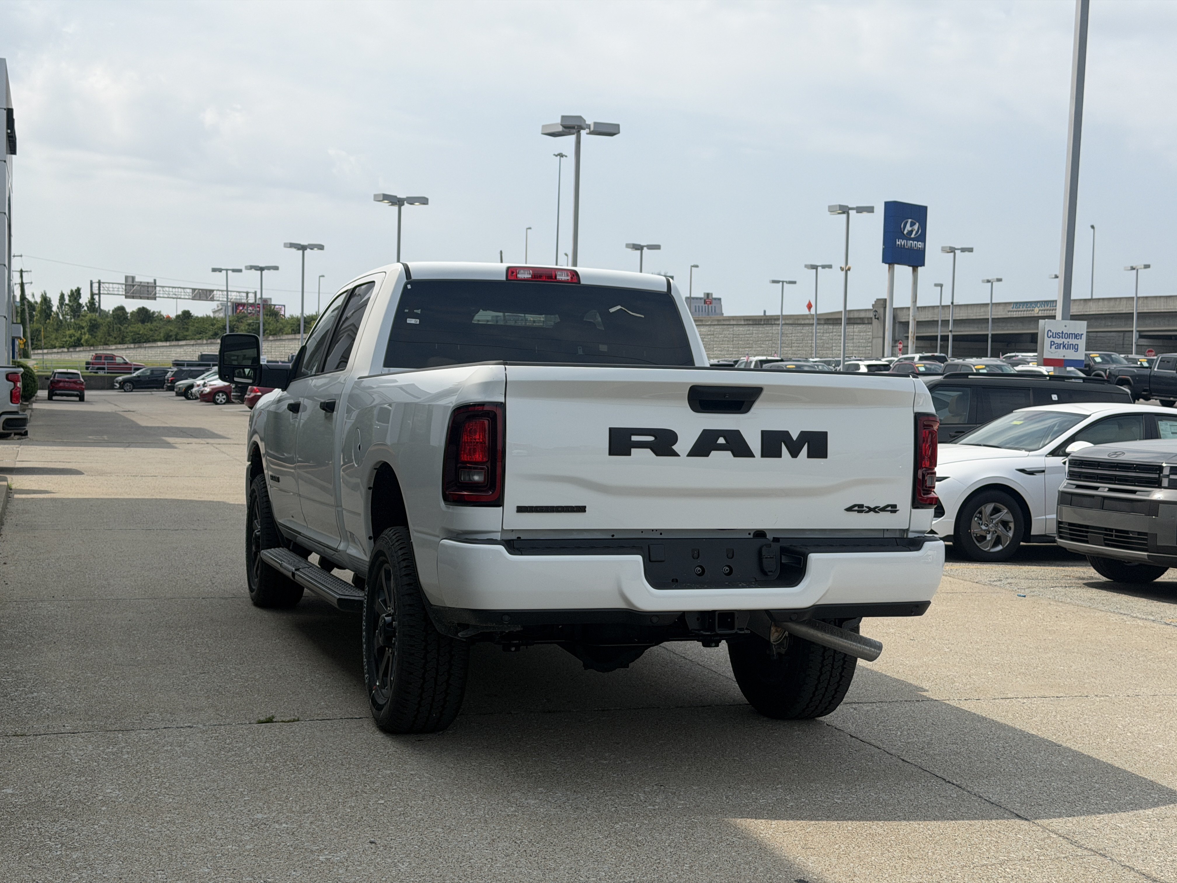 New 2026 RAM 2500 Big Horn AWD/4WD image 7
