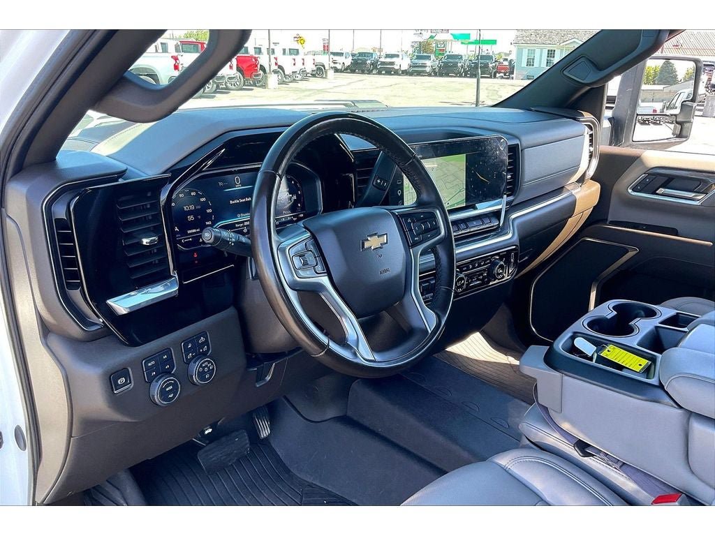 Used 2025 Chevrolet Silverado 3500 LTZ AWD/4WD image 16