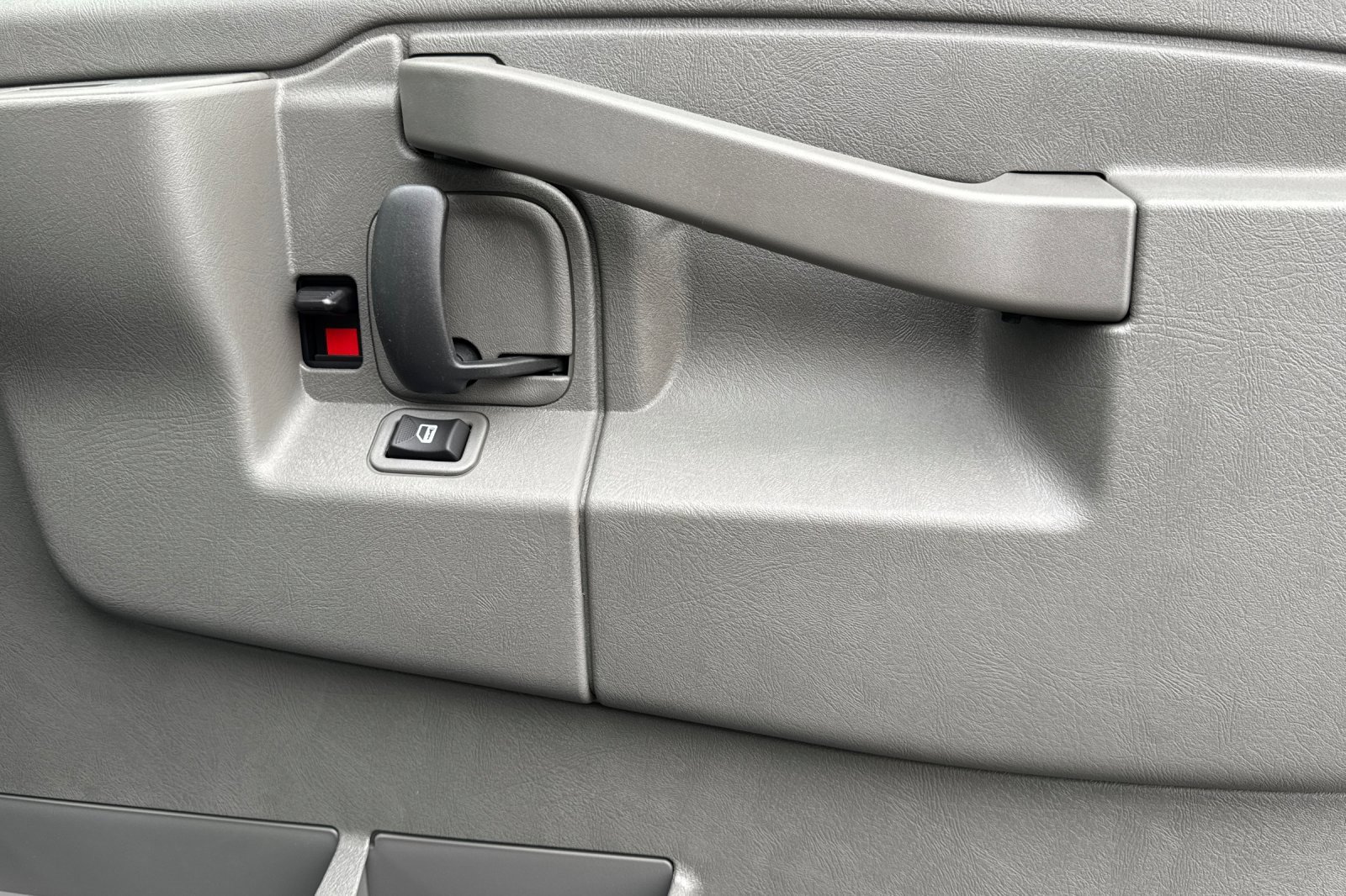 New 2025 GMC Savana 2500 w/ Driver Convenience Package image 17