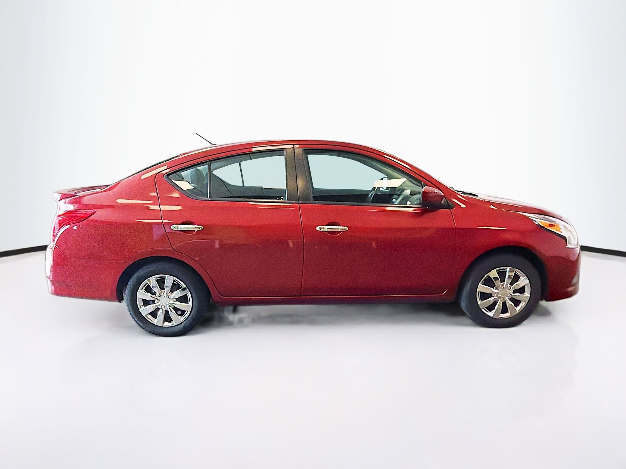Used 2019 Nissan Versa SV FWD image 10