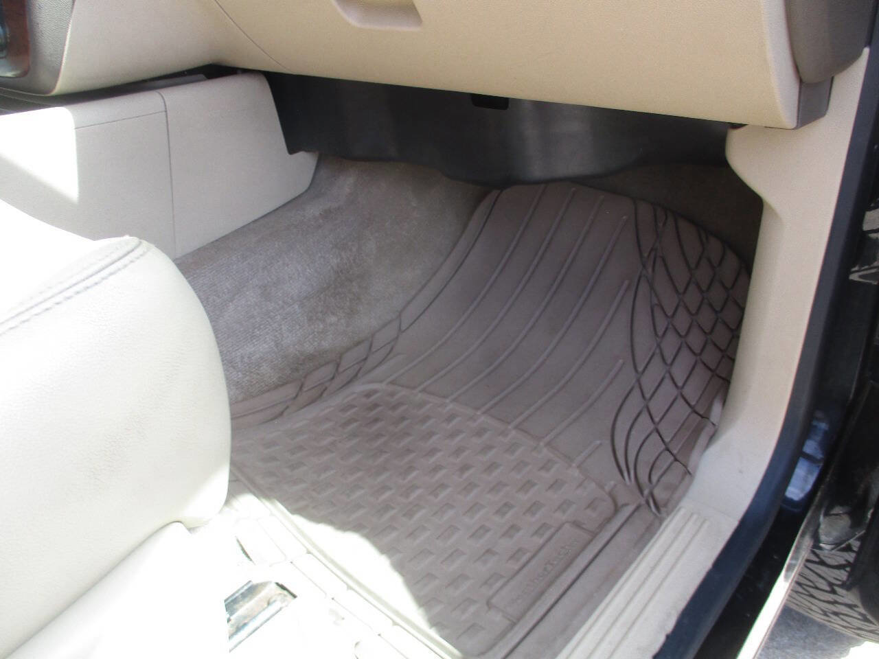 Used 2013 Chevrolet Silverado 2500 LTZ w/ LTZ Plus Package image 36