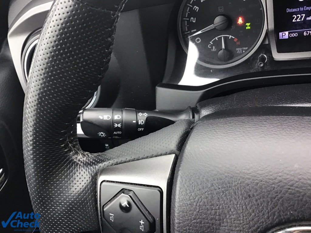 Used 2021 Toyota Tacoma TRD Sport w/ Technology Package image 28