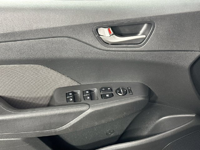 Used 2022 Hyundai Accent Limited w/ Cargo Package FWD image 24