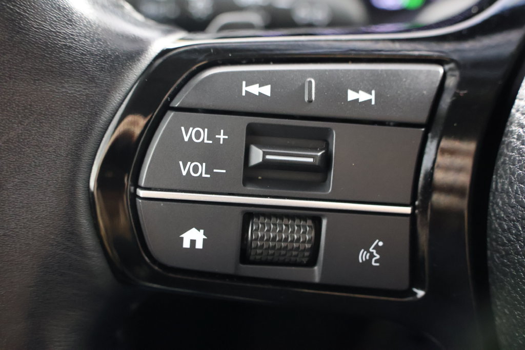 Used 2025 Honda Pilot EX-L image 11