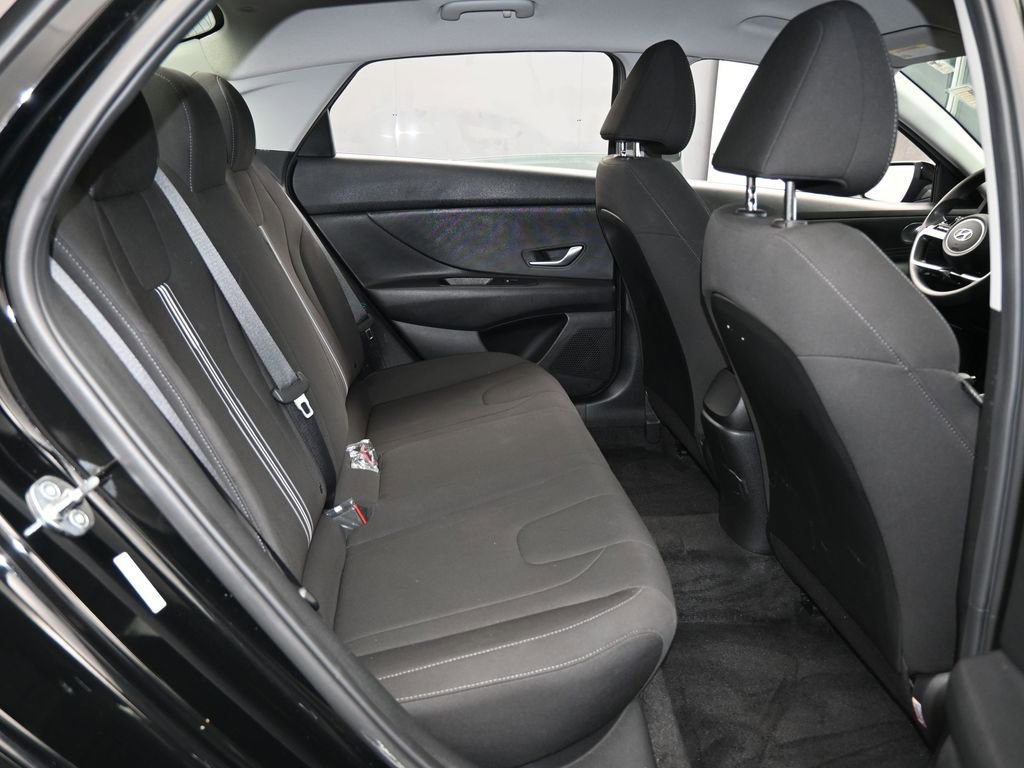 Used 2023 Hyundai Elantra SEL image 38