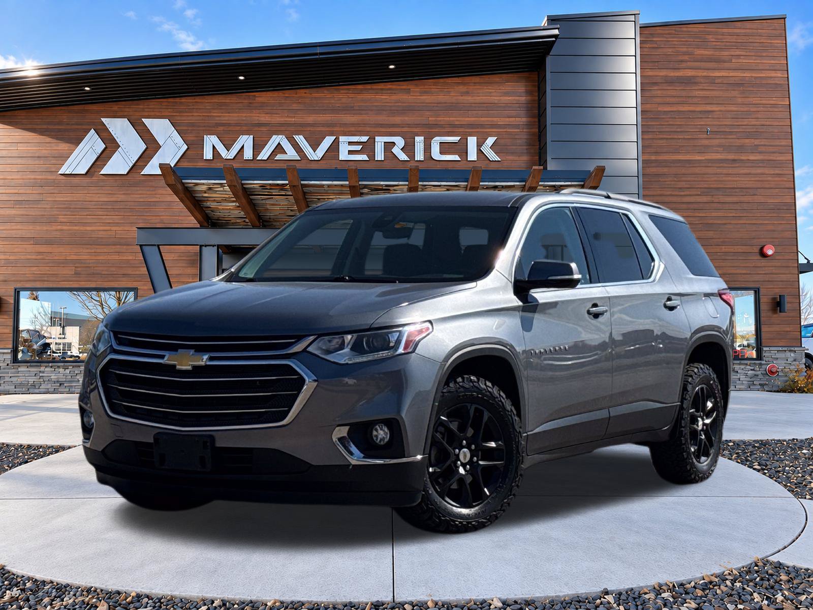Used 2020 Chevrolet Traverse LT w/ Driver Confidence II Package AWD/4WD image 3