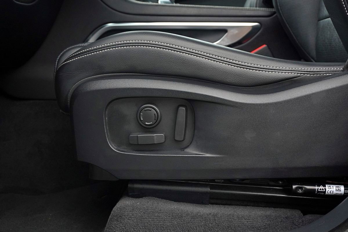 Used 2024 Jaguar F-PACE R-Dynamic S image 16