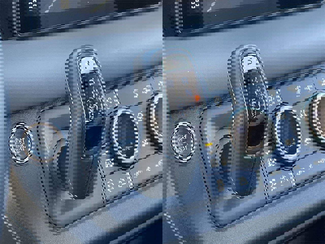 Used 2024 Land Rover Defender 110 X-Dynamic SE image 28