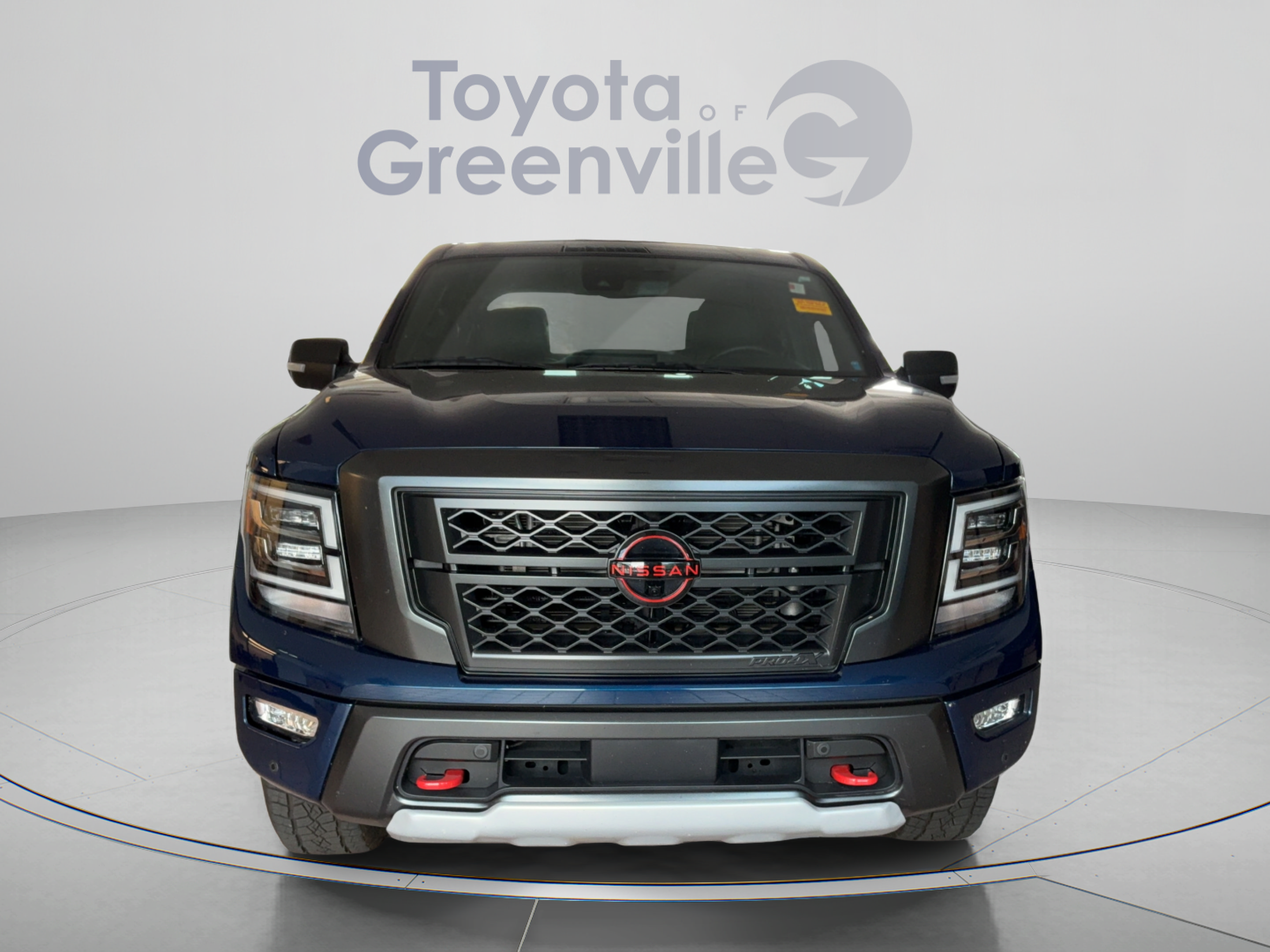 Used 2024 Nissan Titan PRO-4X w/ Pro-4x Convenience Package AWD/4WD image 9