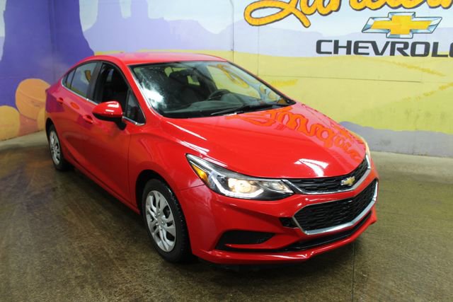 Used 2017 Chevrolet Cruze LT image 4