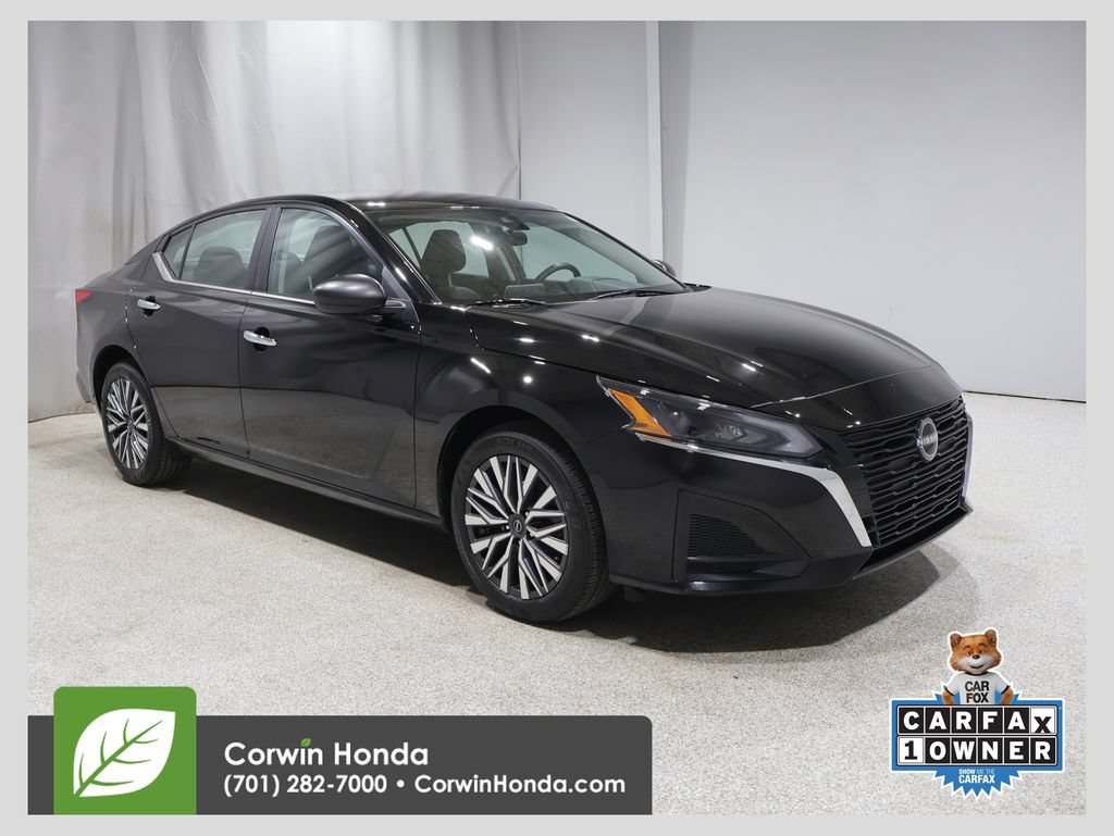 Used 2025 Nissan Altima 2.5 SV