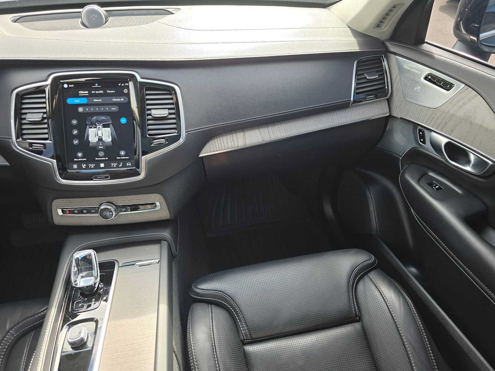 Certified 2024 Volvo XC90 T8 Ultimate w/ Lounge Package AWD/4WD image 20