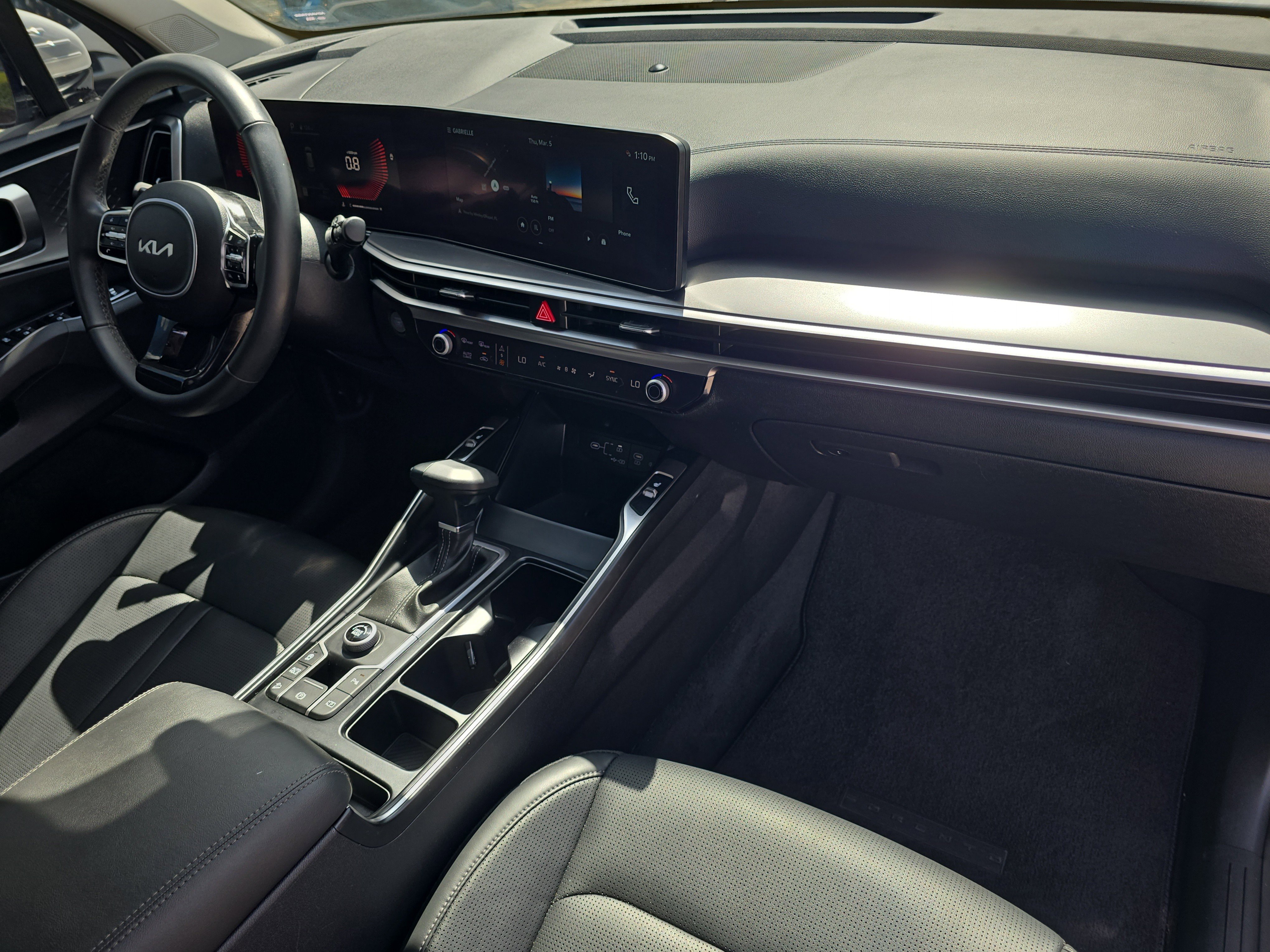 Used 2025 Kia Sorento EX w/ Panoramic Sunroof Package image 12