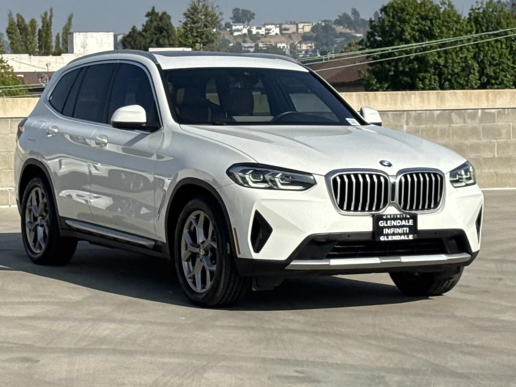 Used 2023 BMW X3 sDrive30i w/ Premium Package w/ZPA RWD image 2