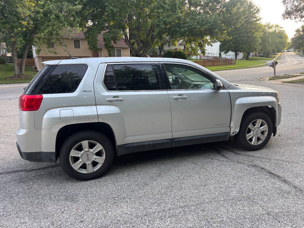 Used 2013 GMC Terrain SLE AWD/4WD image 6