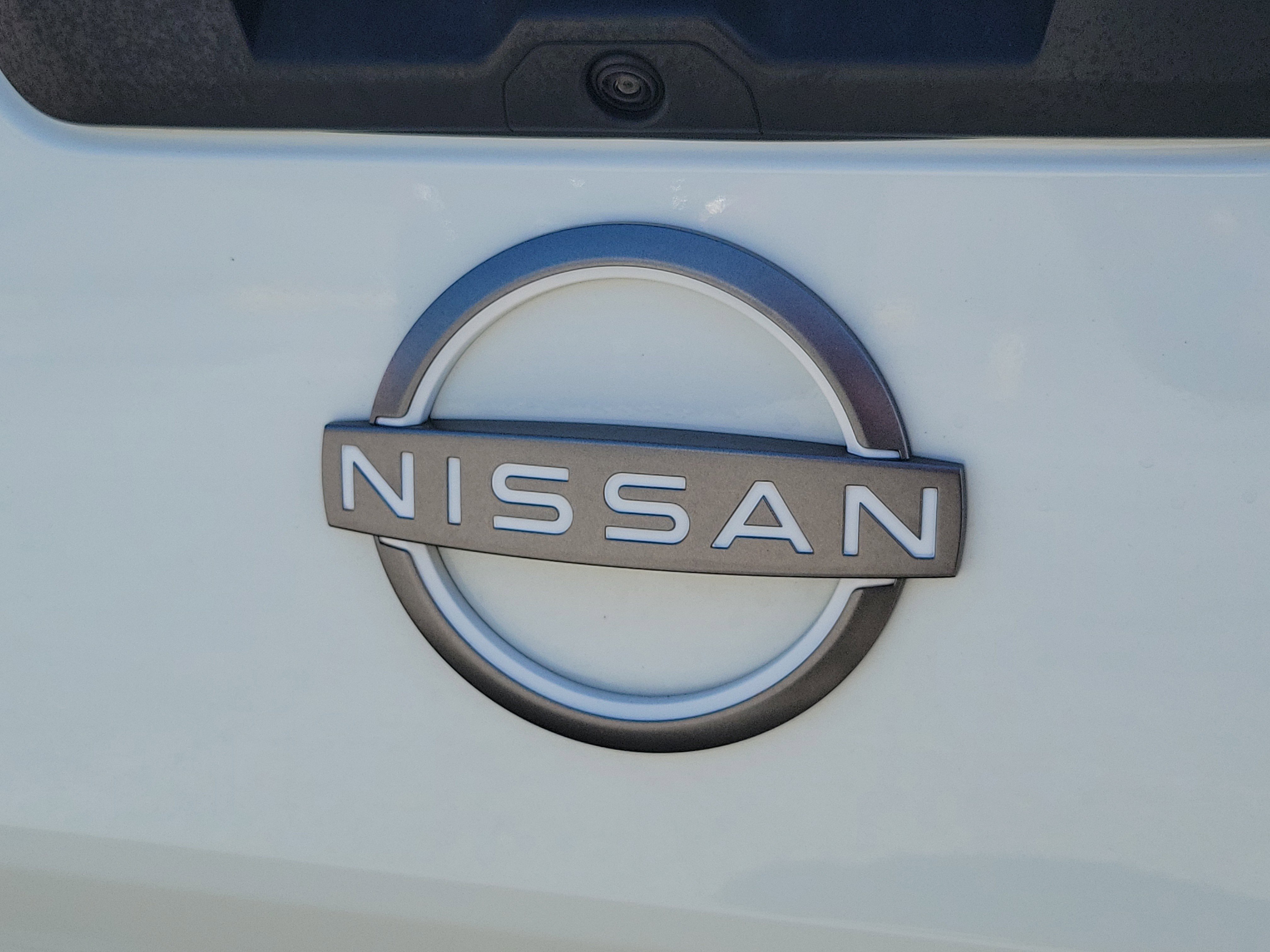 Used 2022 Nissan Frontier SV image 7