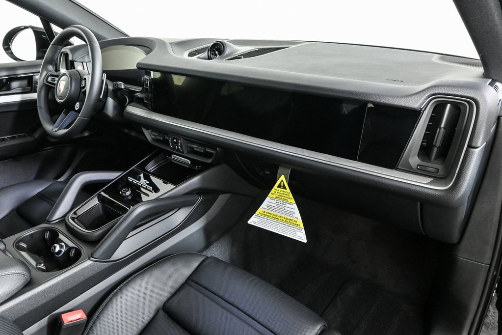 Certified 2025 Porsche Cayenne Coupe image 26