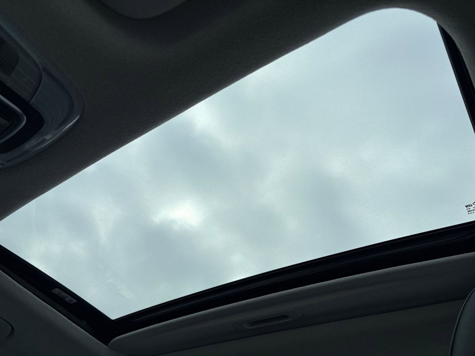 Used 2025 Hyundai Elantra Limited image 29