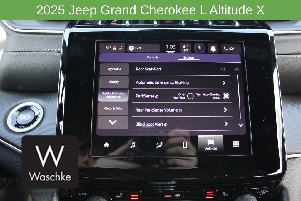 New 2025 Jeep Grand Cherokee L Altitude image 50