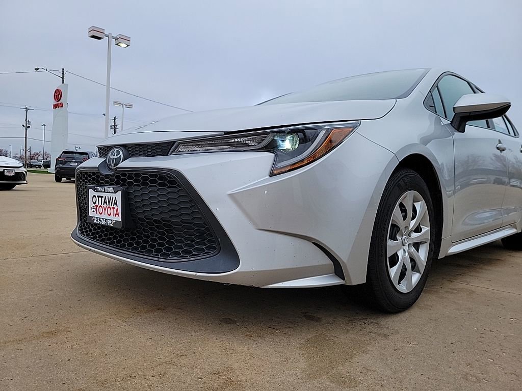 Used 2021 Toyota Corolla LE image 14