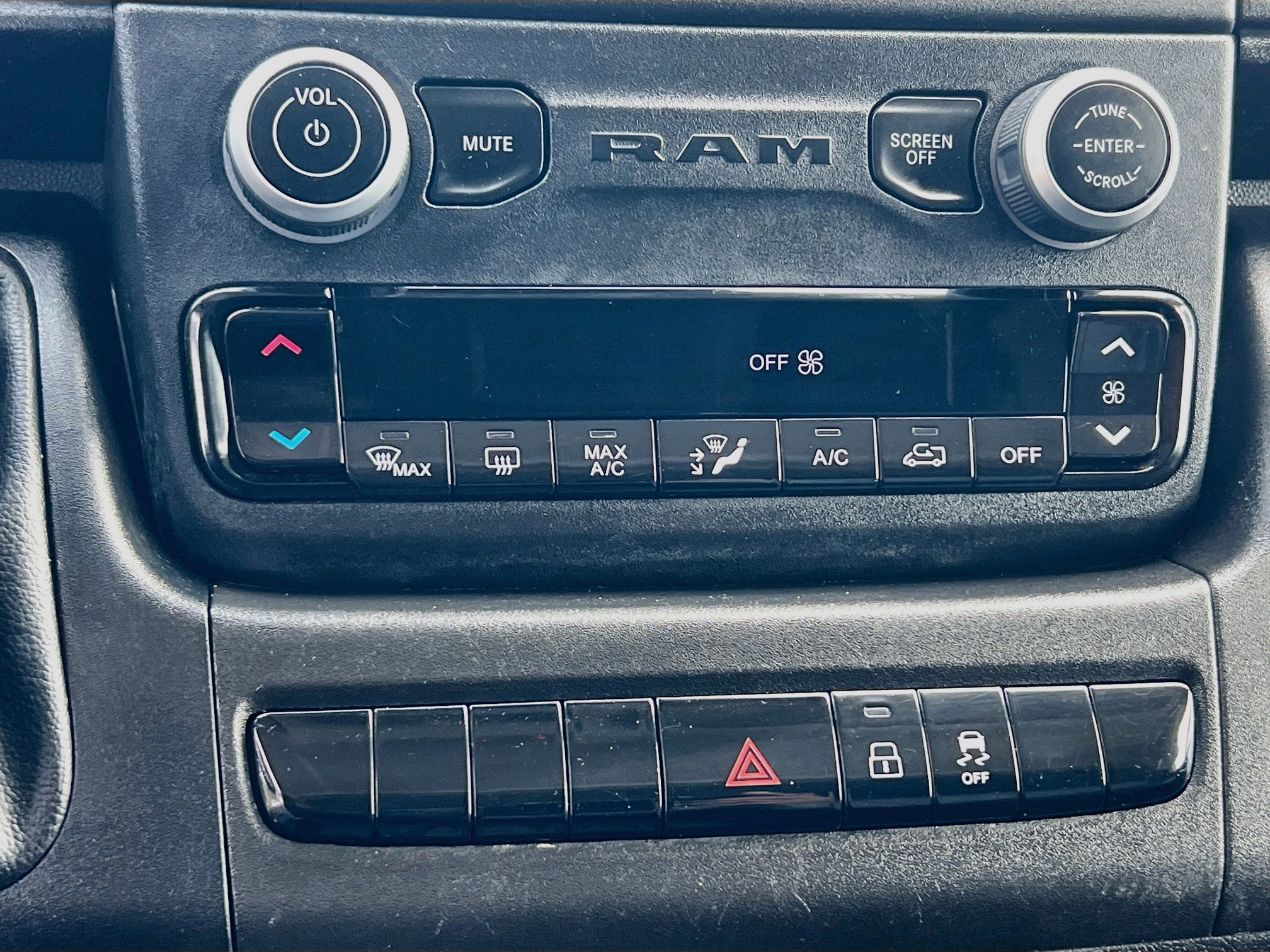 Used 2023 RAM ProMaster 2500 FWD image 25