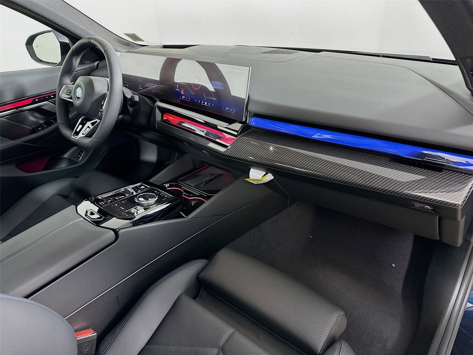 New 2026 BMW 550e xDrive image 31