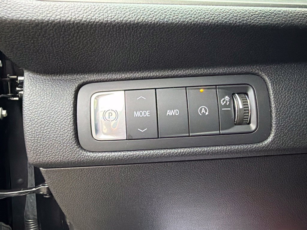 Used 2026 Chevrolet Traverse LT w/ Sun and Wheel Package AWD/4WD image 24